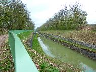Canal en tranchée avant Saint-Thibault