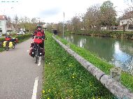 Dijon - On quitte le Canal de Bourgogne, direction la Route des vins