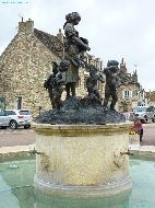 Meursault - Fontaine de la Place de l'Hôtel de Ville