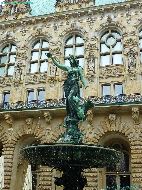Hamburg - Rathaus - Hygieia-Brunnen