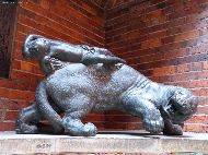 Bremen - Böttcherstraße - Hoetger - der Panther, die Nacht tragend