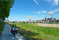 Vieux pont de Gien et Château de Gien &mdash; ⑴ Vieux pont de Gien &mdash; ⑵ Château de Gien