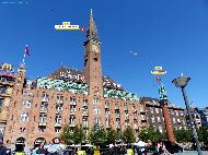 København (Copenhague) - Rådhuspladsen &mdash; ⑴ Scandic Palace Hotel &mdash; ⑵ Lurblæserne
