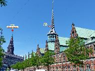 København (Copenhague) - Slotsholmsgade 6-10  &mdash; ⑴ Christiansborg Tårnet &mdash; ⑵ Børsen
