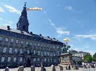 København (Copenhague) - Christiansborg Slotplads &mdash; ⑴ Christiansborg Tårnet &mdash; ⑵ Frederik VII