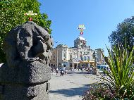 Stockholm - Berzilii park &mdash; ⑴ Lekande björnar &mdash; ⑵ Dramaten