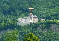 Le Rhin - près Sevelen  - Schloss Vaduz en face (au Liechtenstein)